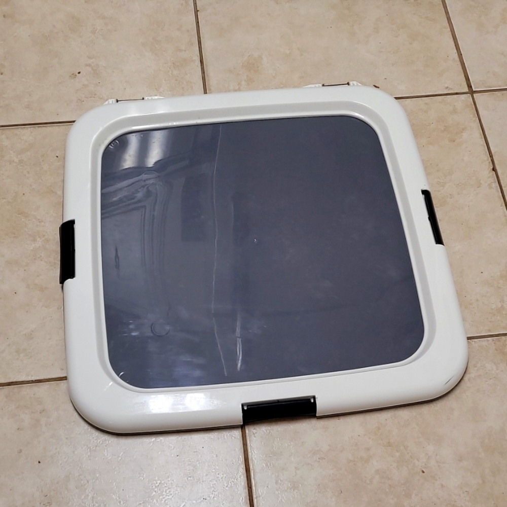 Small Dog plastic pee pad tray
